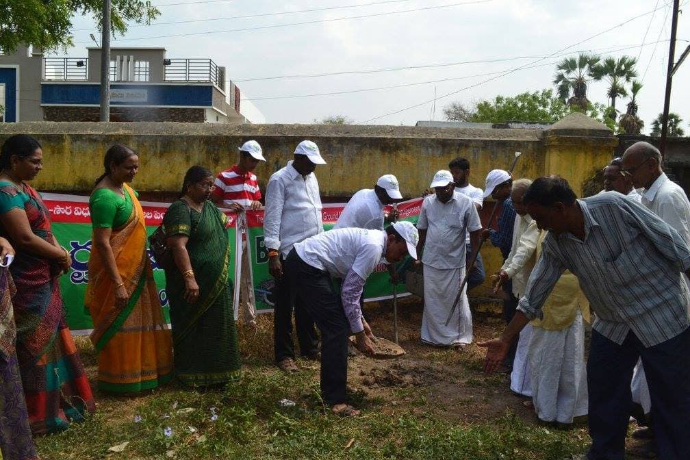bNg grassroots activity — Tree Utsav, Vidya Sambaralu, or computer training camp · Krishna District 2016 (photo C15)