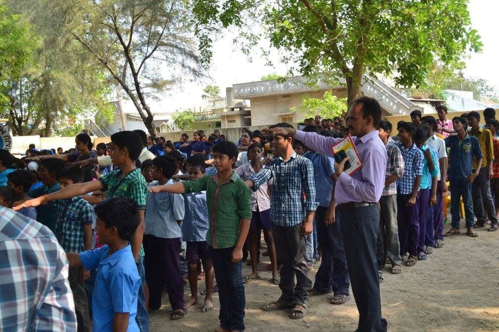 Students reciting the bNg Karyakarta pledge