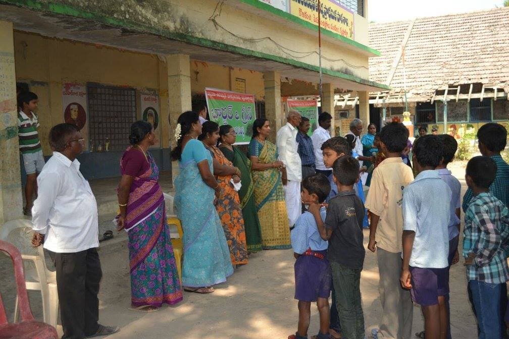 bNg grassroots activity — Tree Utsav, Vidya Sambaralu, or computer training camp · Krishna District 2016 (photo C17)
